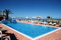 Hotel Albatros - La piscina termale circondata dal solarium attrezzato