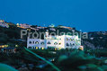 Hotel Punta Imperatore - La struttura vista dalla spiaggia