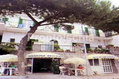 L'esterno dell'hotel