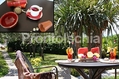 Hotel Ideal - La colazione sul patio in giardino