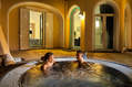 Un romantico bagno rilassante al profumo di mare nella Suite Il Faro.